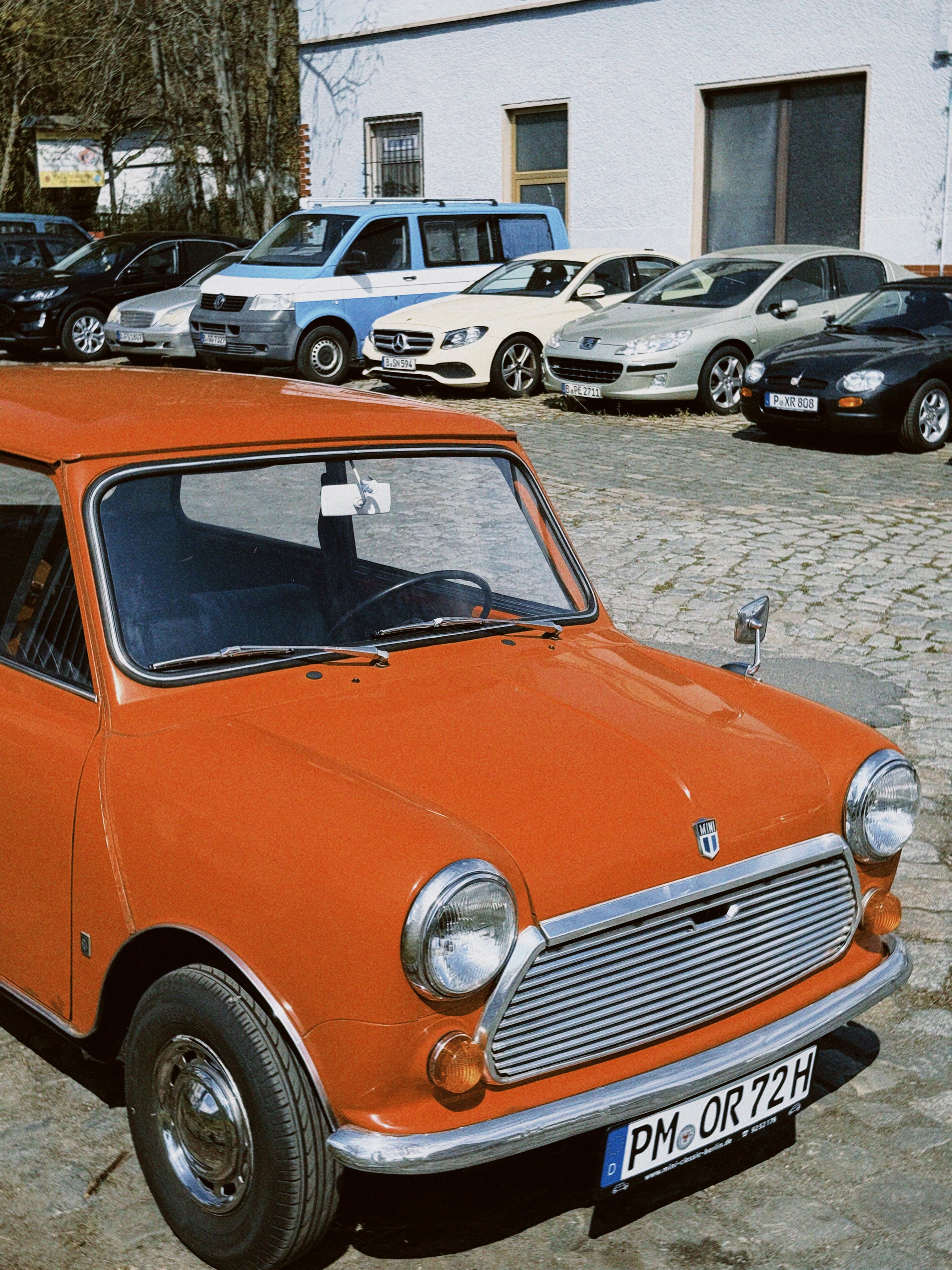 Mini